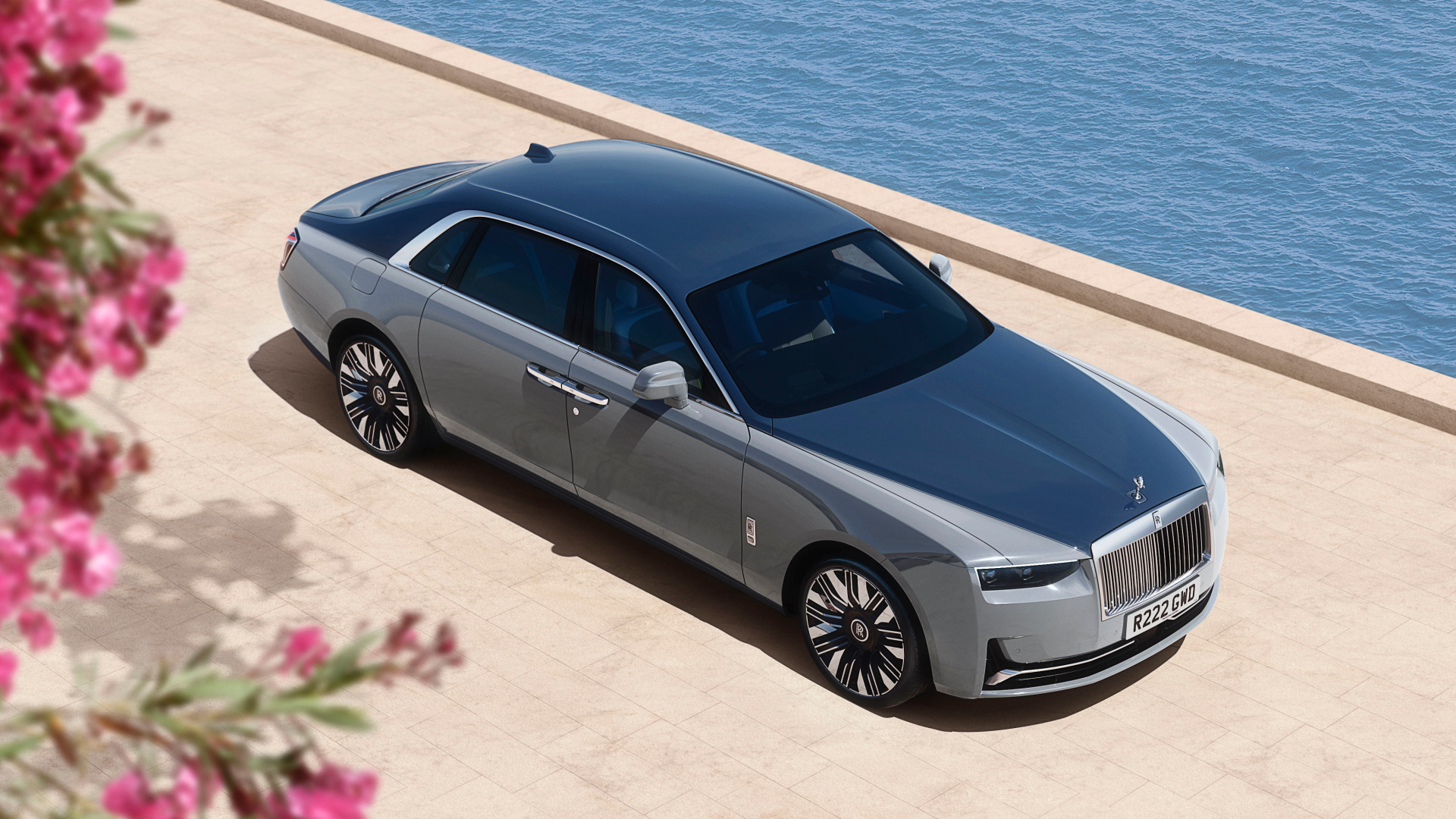 SMALL_Rolls-Royce_Ghost_Extended_Series_II